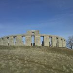 Start planning a summer vacation in Washington State. Stonhenge photo by MagicalT (Casual photo with family) [Public domain], via Wikimedia Commons