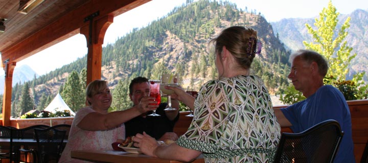 outdoor dining - leavenworth restaurant guide